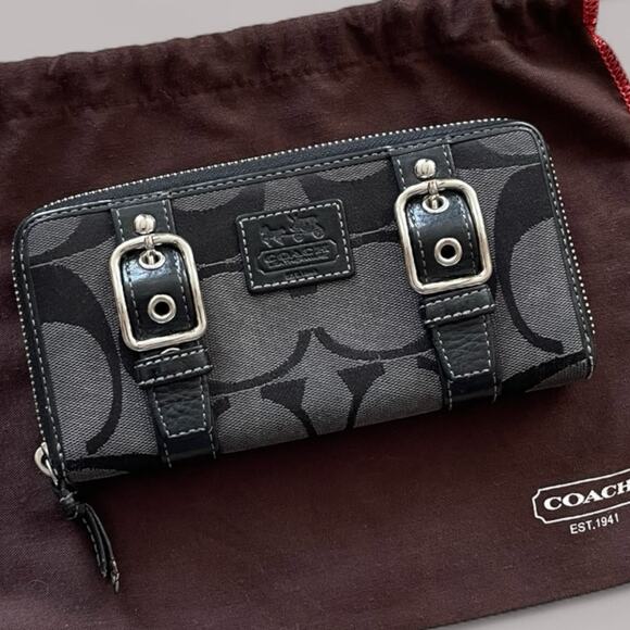 COACH 43393 Zoe Black Signature Double Buckle Wallet Jacquard Leather Zip Clutch - Picture 1 of 12